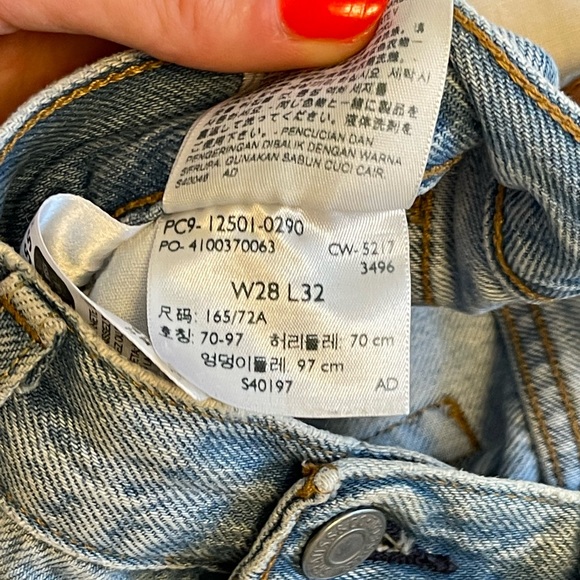 Distressed Levi’s 501 Jeans - Picture 3 of 12